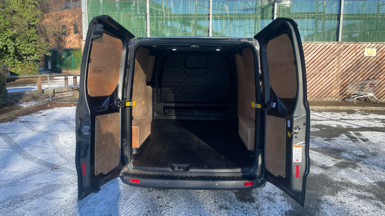 Ford Transit Custom 300 L2 Diesel Fwd 2.0 EcoBlue 130ps Low Roof Limited Van